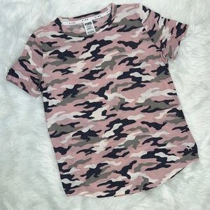 ⭐️2/$20⭐️ PINK EVERYDAY pink camo tee Small S